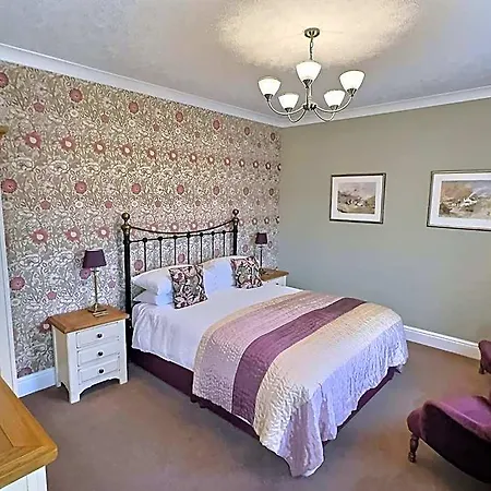 Three Shires Hotel